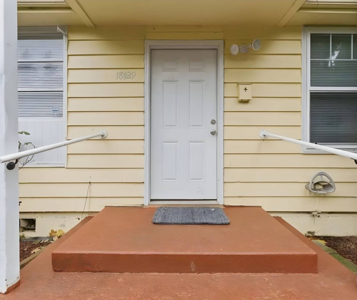 Apartment for rent at 18427-18429 SE Yamhill St, Portland, OR 97233
