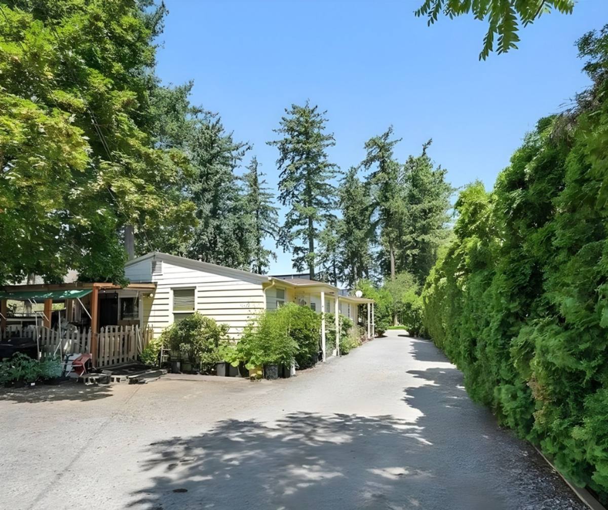Apartment for rent at 18427-18429 SE Yamhill St, Portland, OR 97233
