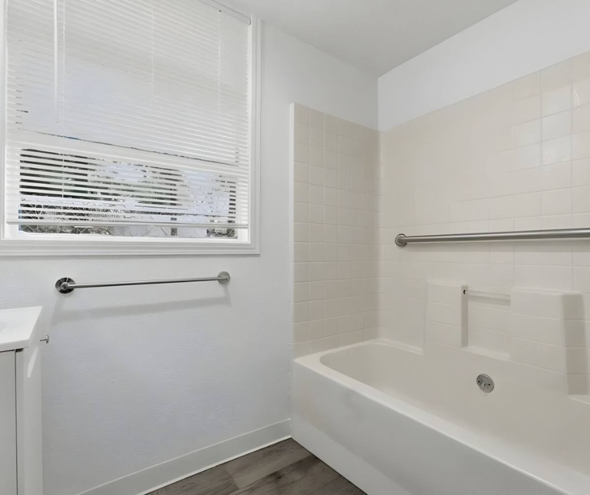 Apartment for rent at 18427-18429 SE Yamhill St, Portland, OR 97233