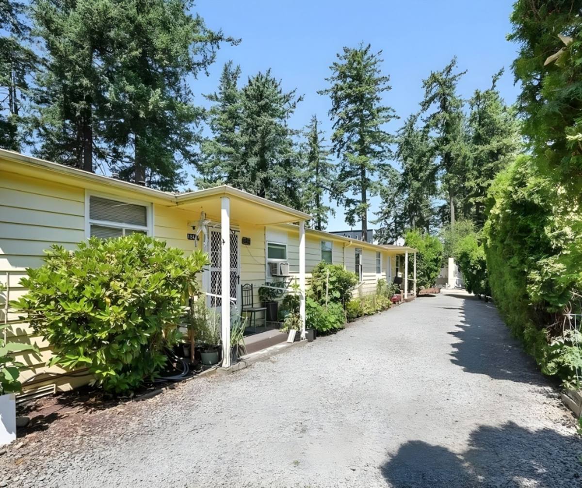 Apartment for rent at 18427-18429 SE Yamhill St, Portland, OR 97233
