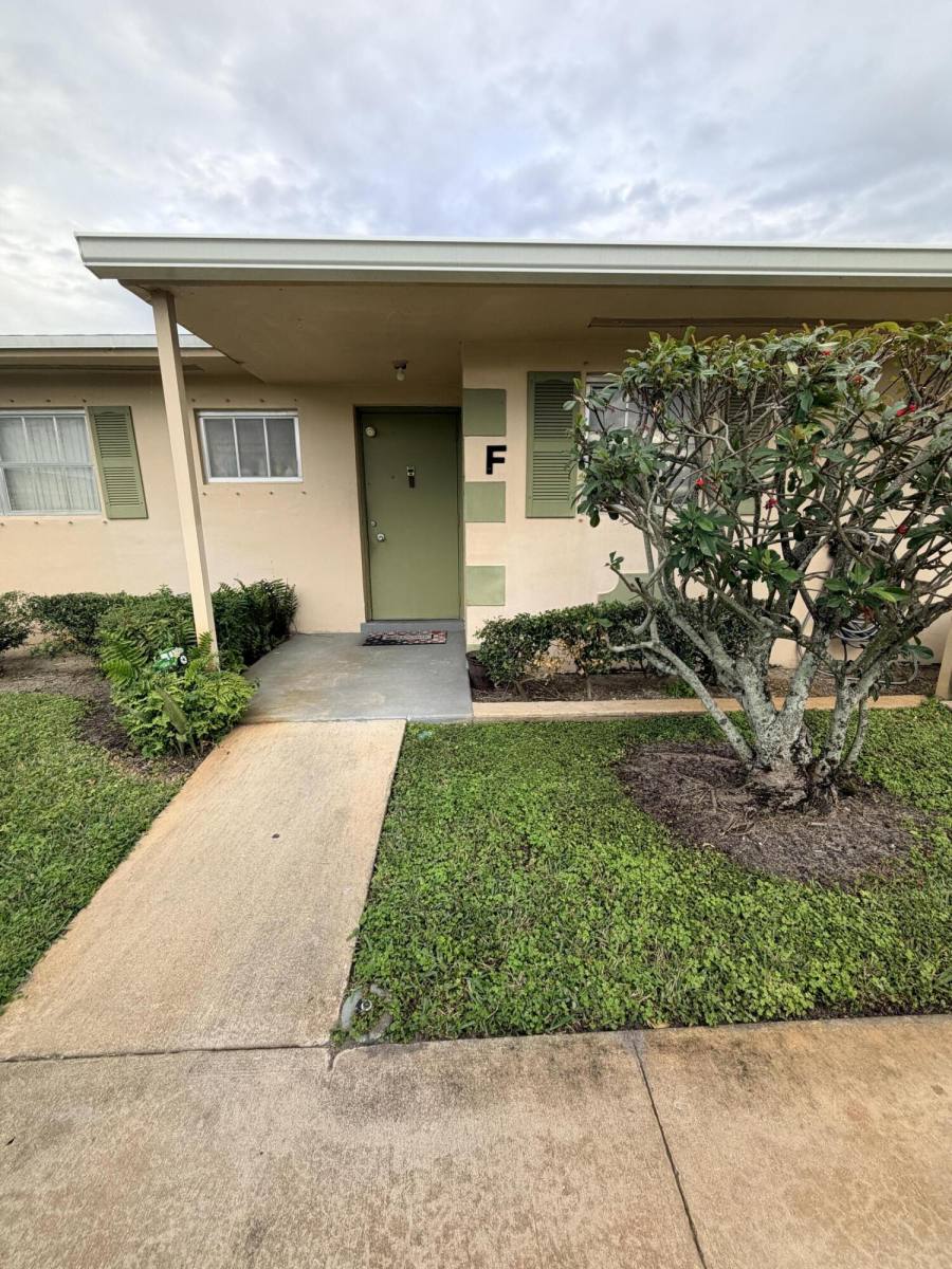 Apartment for rent at 5443 Cresthaven Blvd #5443F, West Palm Beach, FL 33415