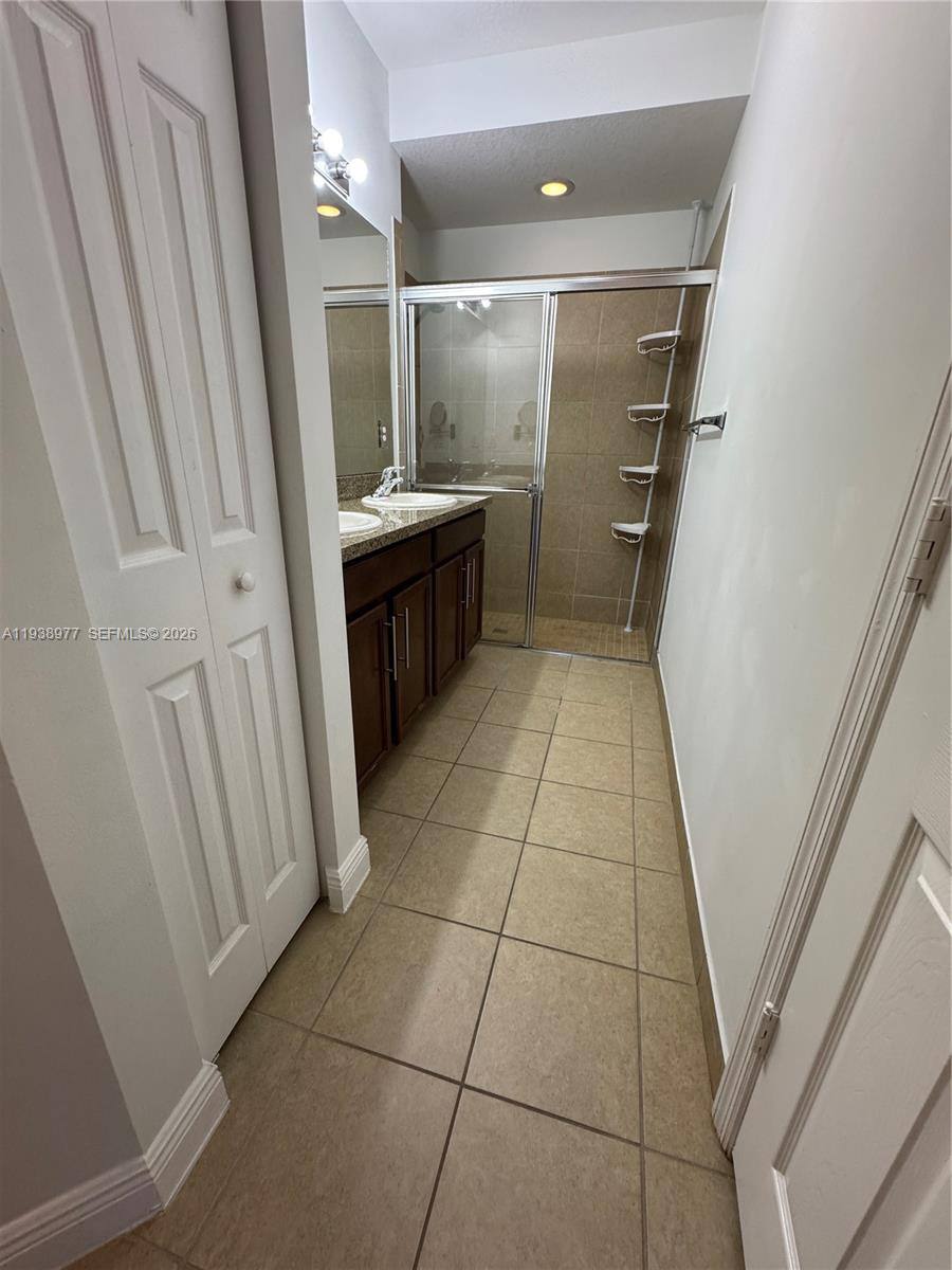 Apartment for rent at 917 SW 147th Ave #2006, Hollywood, FL 33027