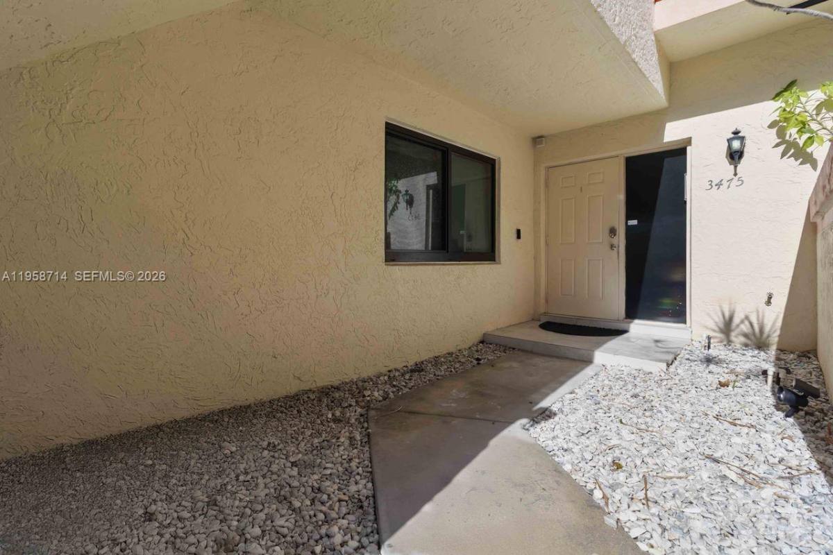 Apartment for rent at 3475 Emerald Oaks Dr #1705, Hollywood, FL 33021