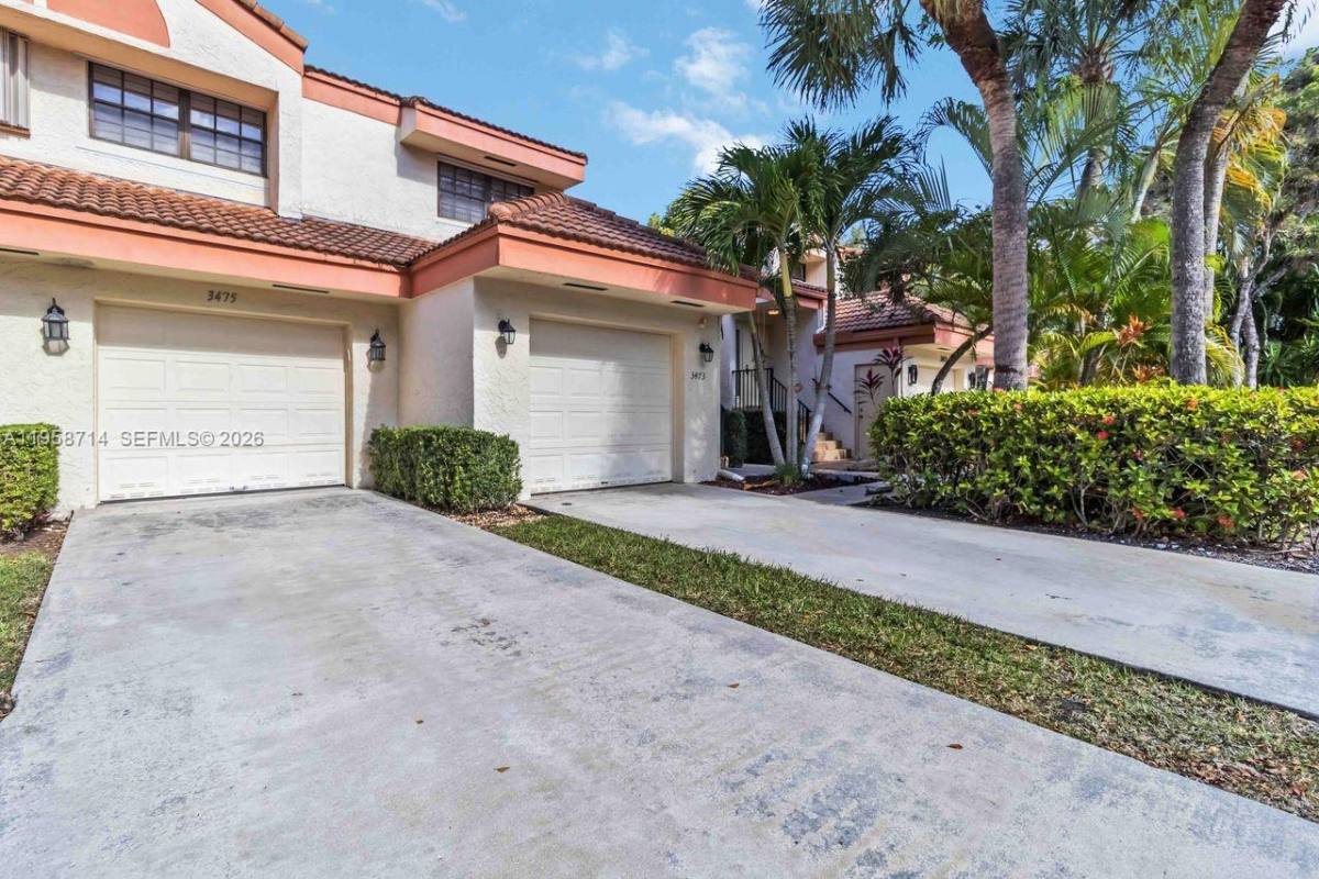 Apartment for rent at 3475 Emerald Oaks Dr #1705, Hollywood, FL 33021