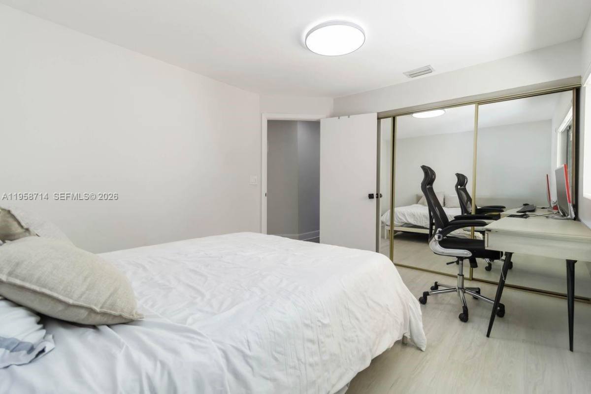 Apartment for rent at 3475 Emerald Oaks Dr #1705, Hollywood, FL 33021