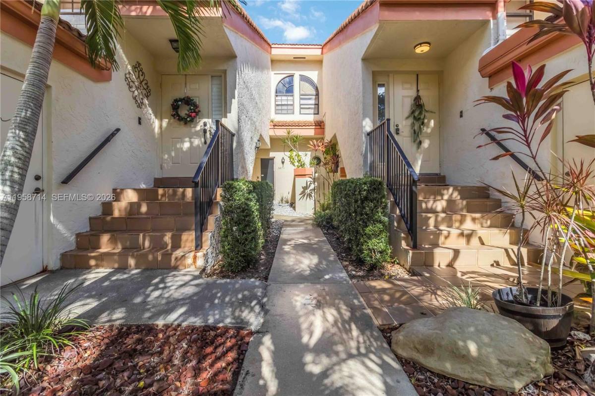 Apartment for rent at 3475 Emerald Oaks Dr #1705, Hollywood, FL 33021