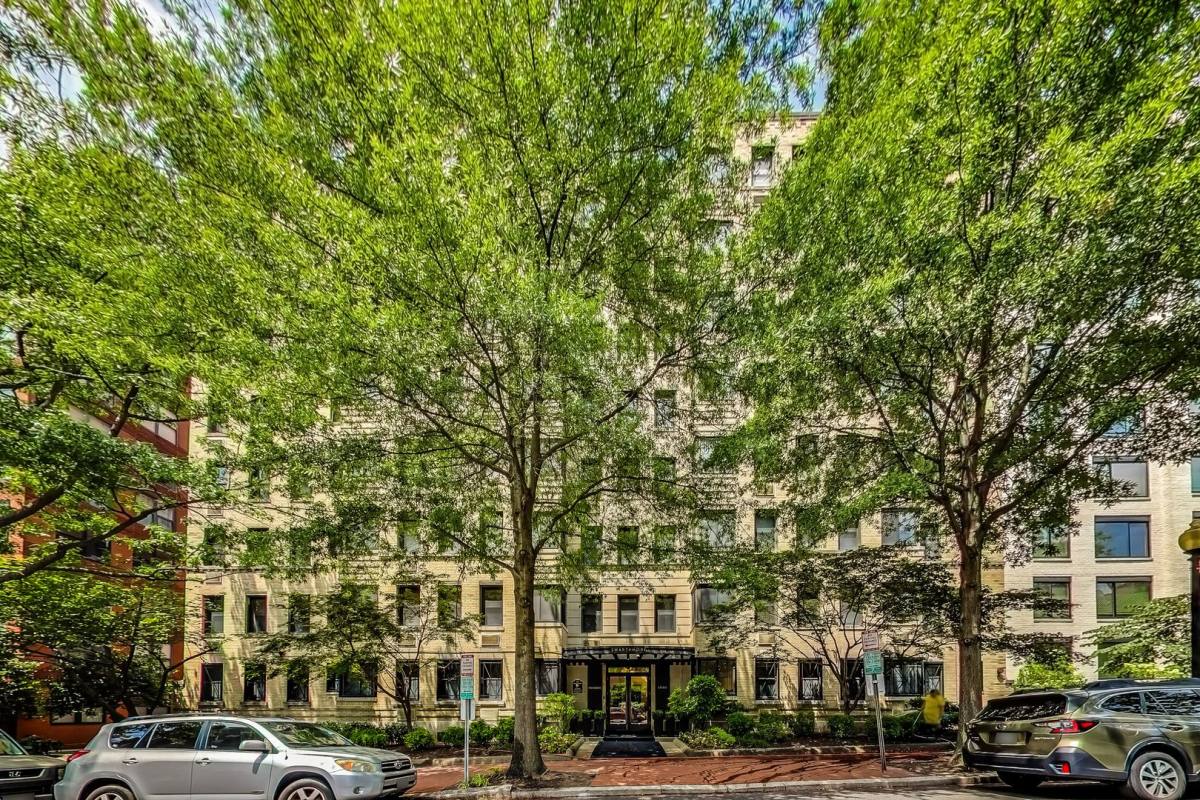 Condo for rent at 1010 25th St NW, Washington, DC 20037