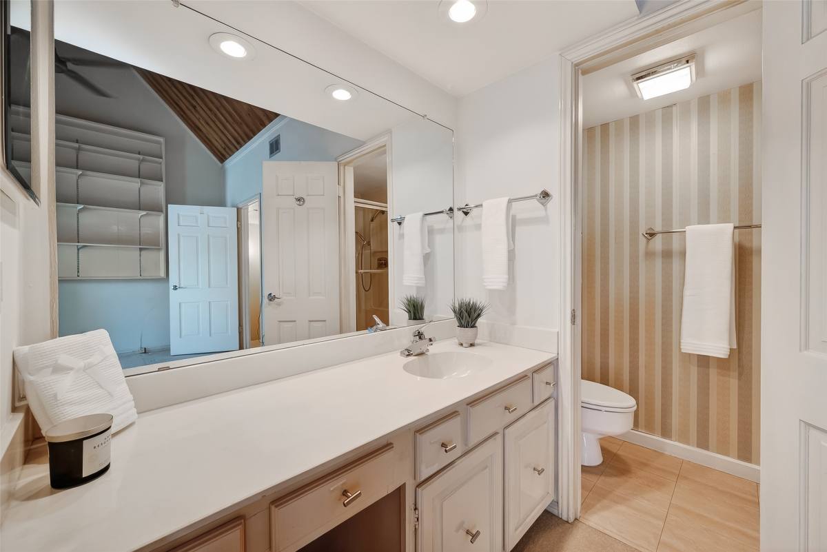 Apartment for rent at 5338 Brownway St #5338B19, Houston, TX 77056
