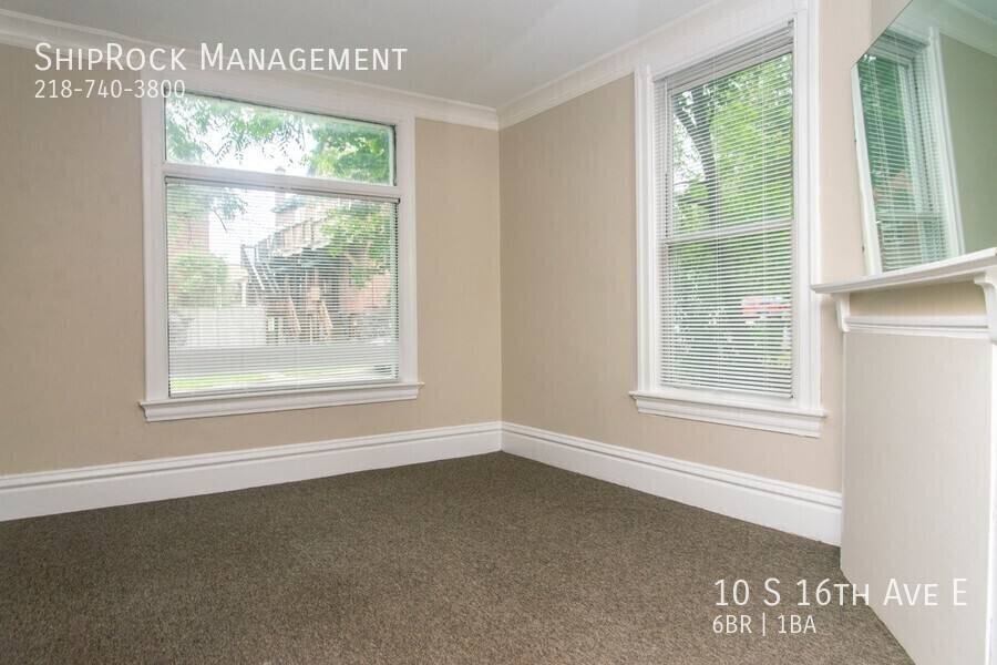 Townhouse for rent at 10 S 16th Ave E, Duluth, MN 55803