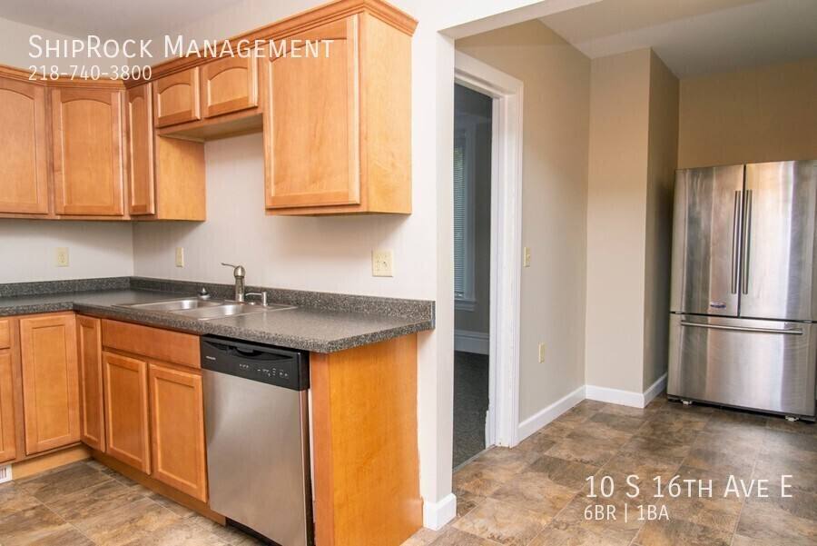 Townhouse for rent at 10 S 16th Ave E, Duluth, MN 55803