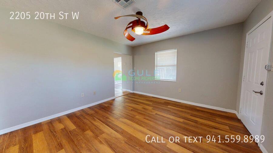 House for rent at 2205 20th St W, Bradenton, FL 34205