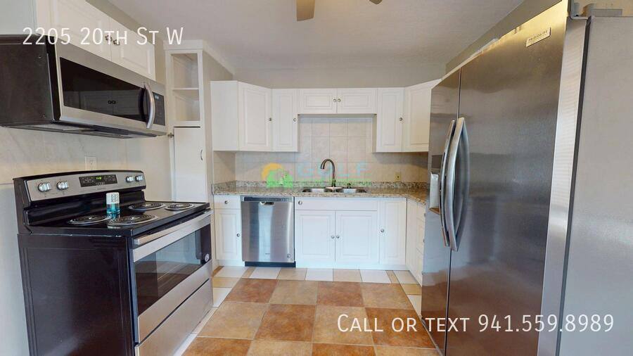 House for rent at 2205 20th St W, Bradenton, FL 34205