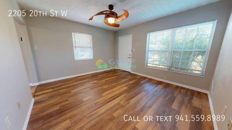 House for rent at 2205 20th St W, Bradenton, FL 34205