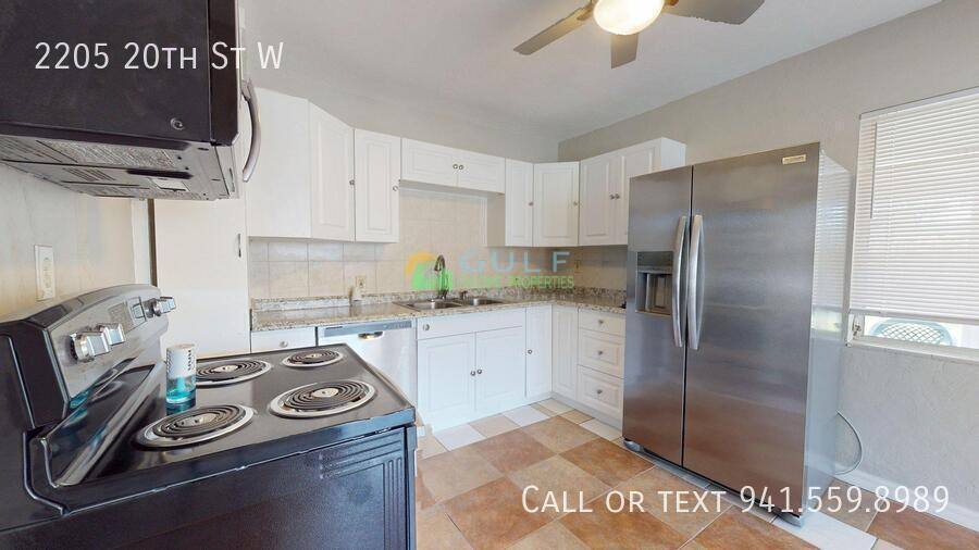 House for rent at 2205 20th St W, Bradenton, FL 34205