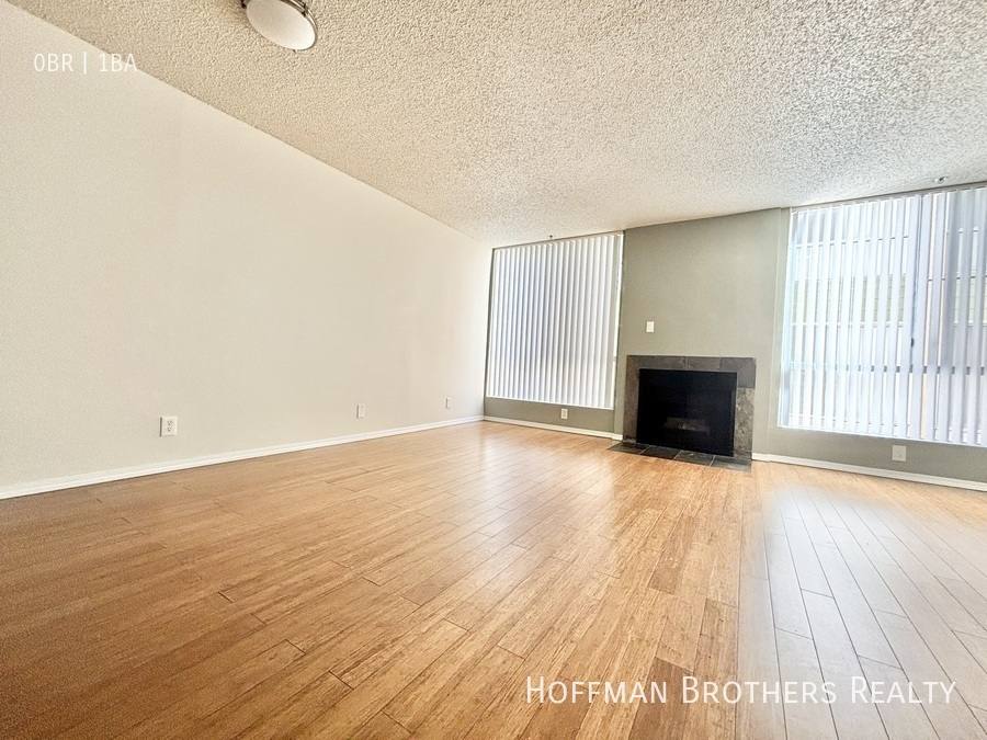 Apartment for rent at 1225 N Cherokee Ave #108, Los Angeles, CA 90038