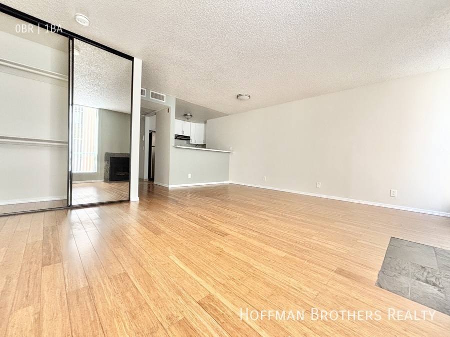 Apartment for rent at 1225 N Cherokee Ave #108, Los Angeles, CA 90038