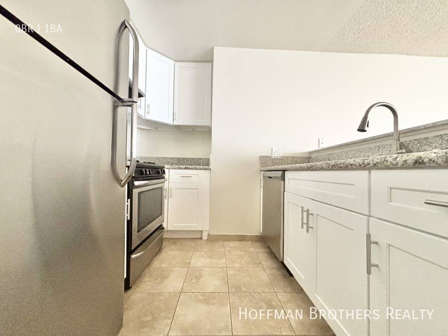 Apartment for rent at 1225 N Cherokee Ave #108, Los Angeles, CA 90038