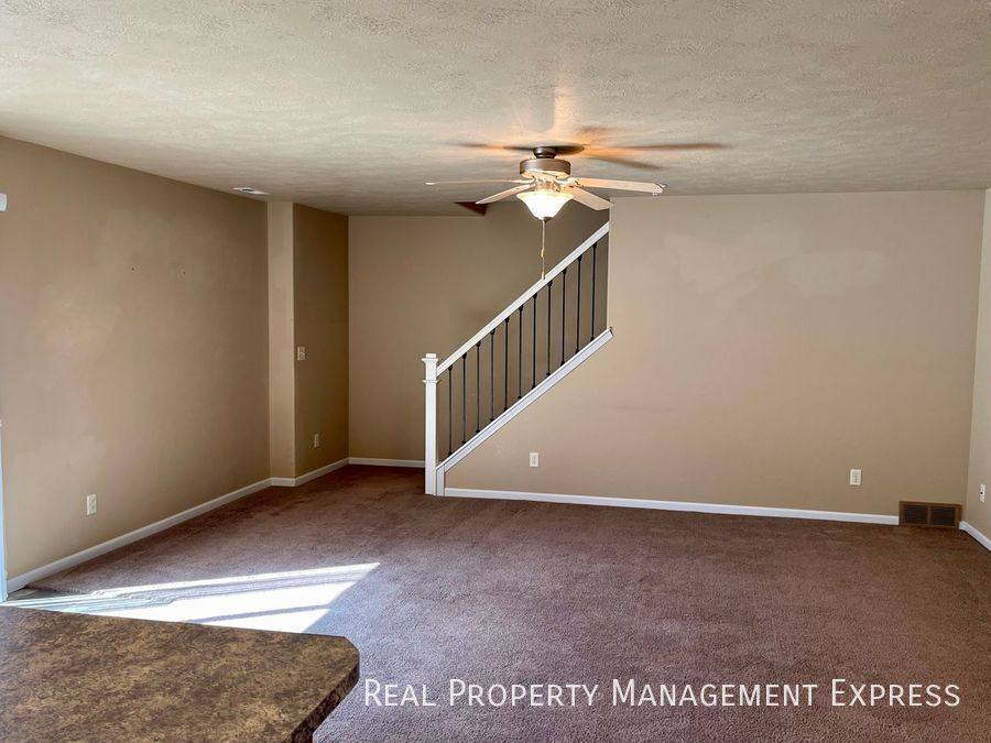 Townhouse for rent at 1009 Legendary Dr #B, Harrisburg, SD 57032