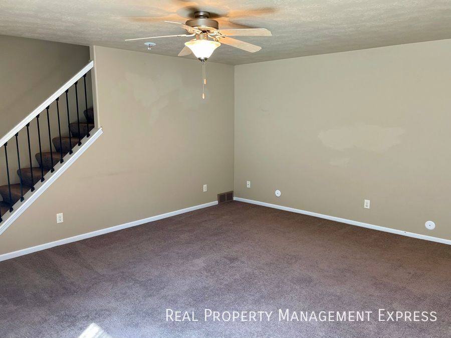 Townhouse for rent at 1009 Legendary Dr #B, Harrisburg, SD 57032