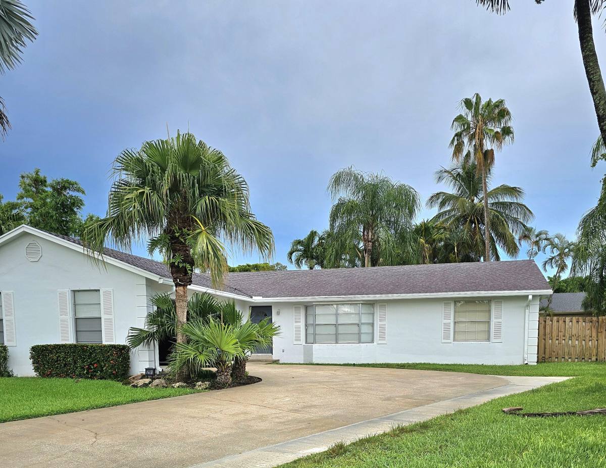 Apartment for rent at 12191 Broadleaf Court, Wellington, FL 33414