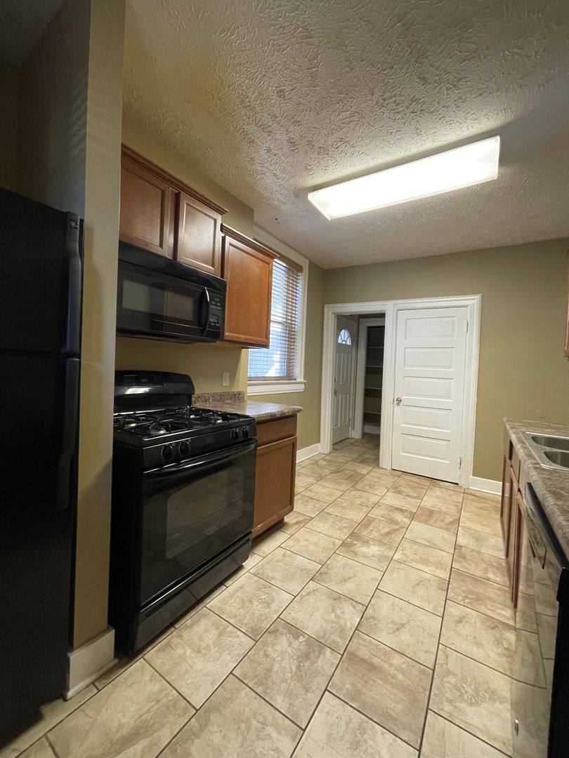 Townhouse for rent at 547 S 27th St, Omaha, NE 68105