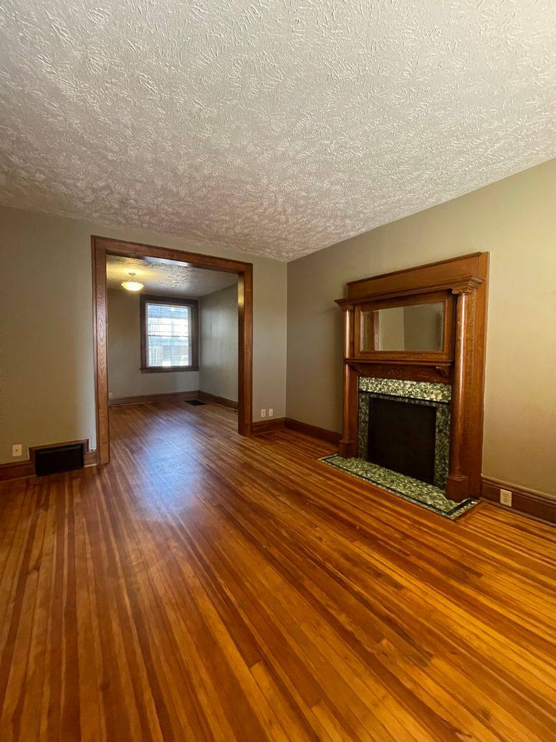 Townhouse for rent at 547 S 27th St, Omaha, NE 68105
