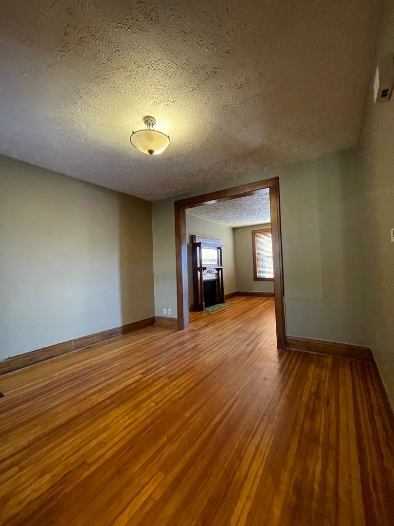 Townhouse for rent at 547 S 27th St, Omaha, NE 68105