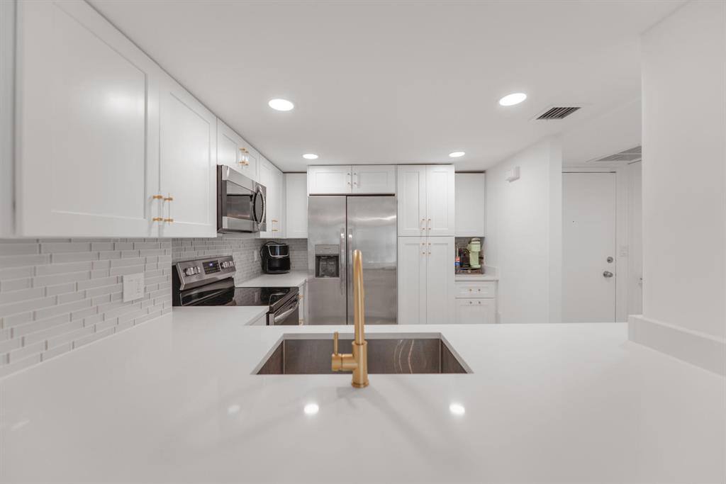 Apartment for rent at 3000 E Sunrise Blvd #30007D, Fort Lauderdale, FL 33304