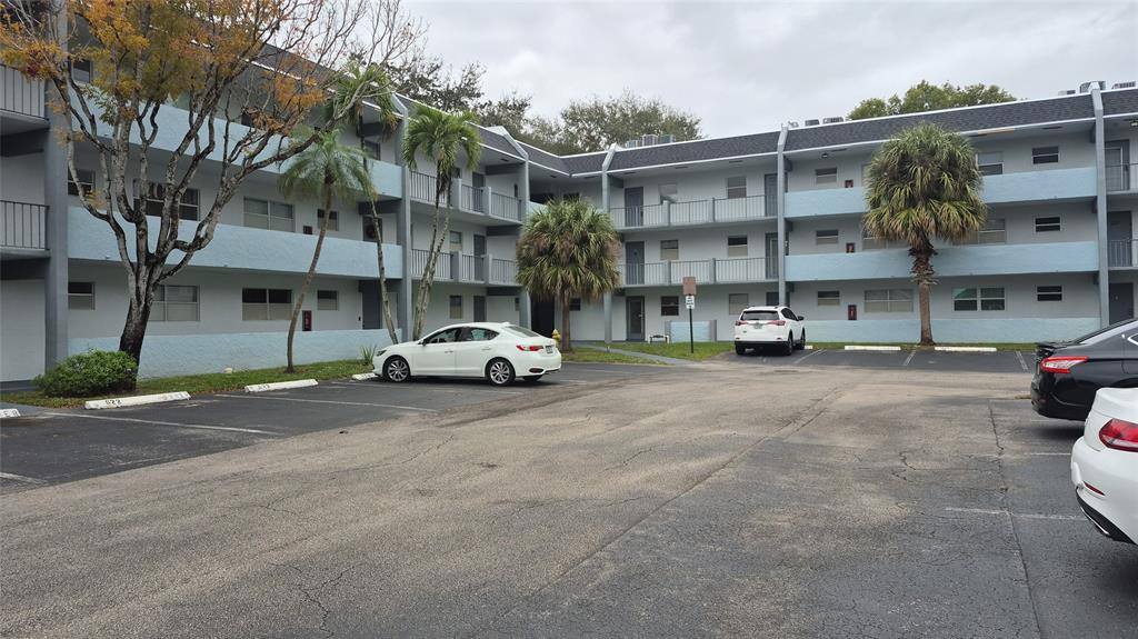 Apartment for rent at 8351 Sands Point Blvd #8351306A, Fort Lauderdale, FL 33321