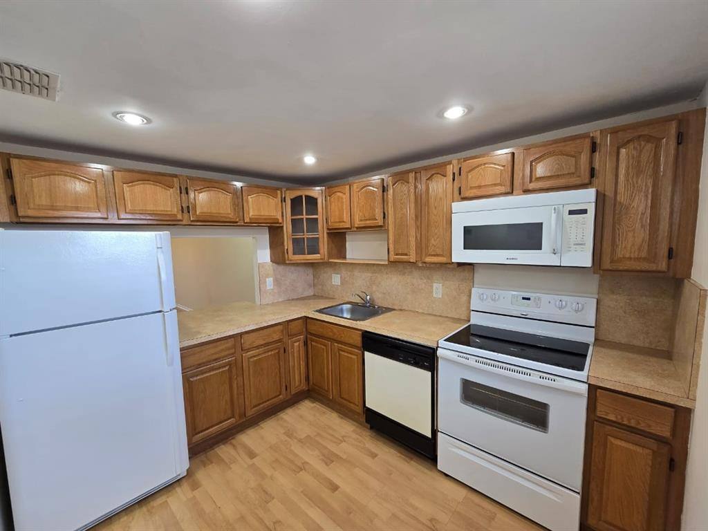 Apartment for rent at 8351 Sands Point Blvd #8351306A, Fort Lauderdale, FL 33321