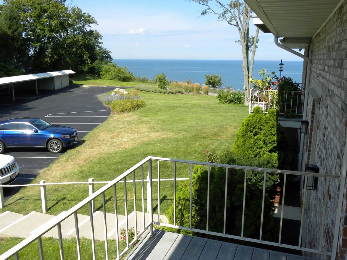 Condo for rent at 3622 Lakeshore Dr #G6, Saint Joseph, MI 49085