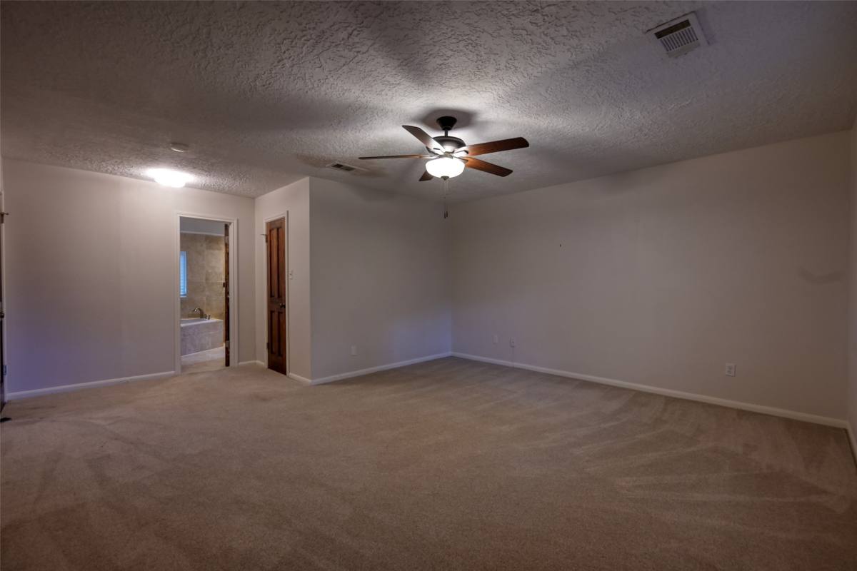 Apartment for rent at 2230 Lakeville Dr, Kingwood, TX 77339
