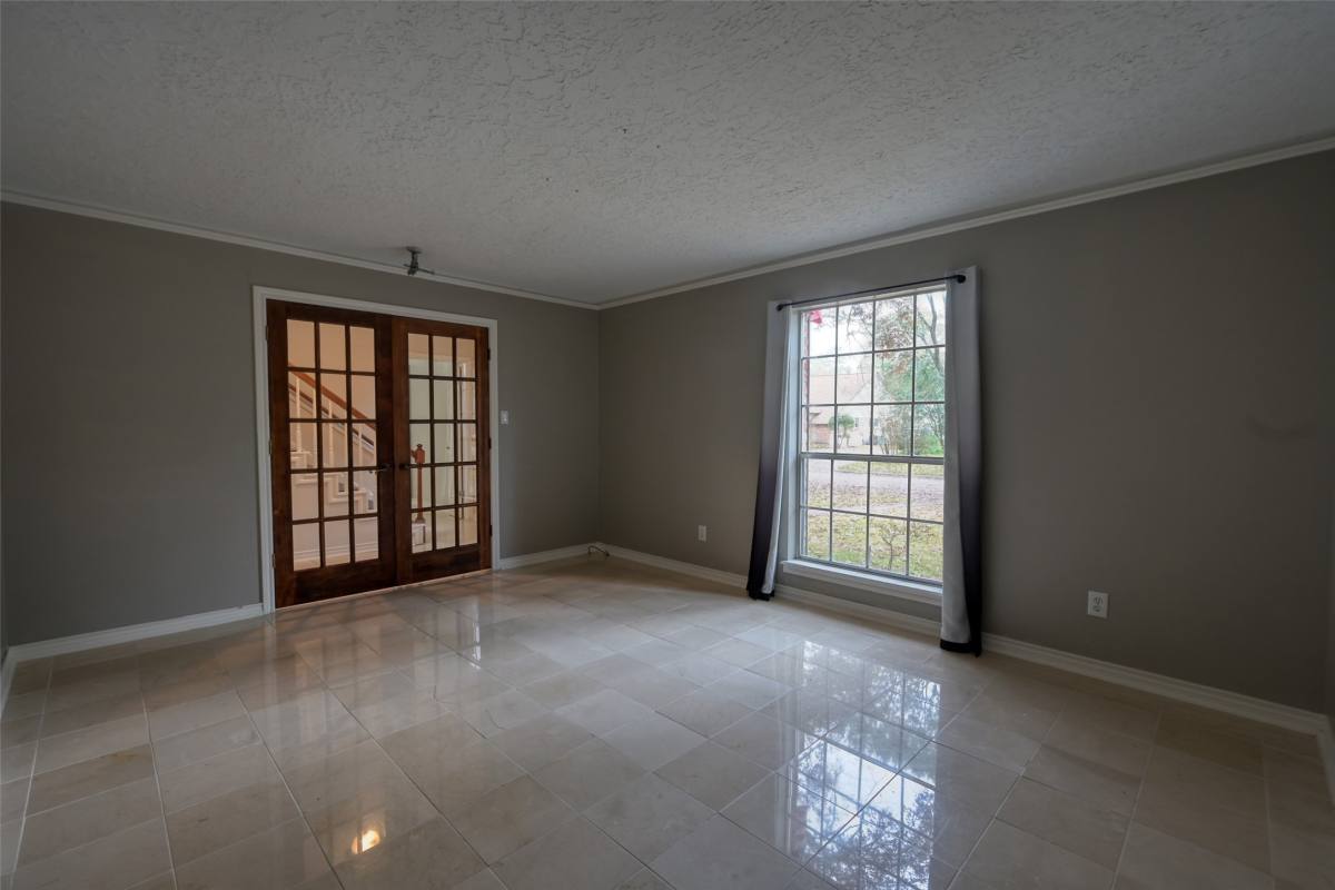 Apartment for rent at 2230 Lakeville Dr, Kingwood, TX 77339