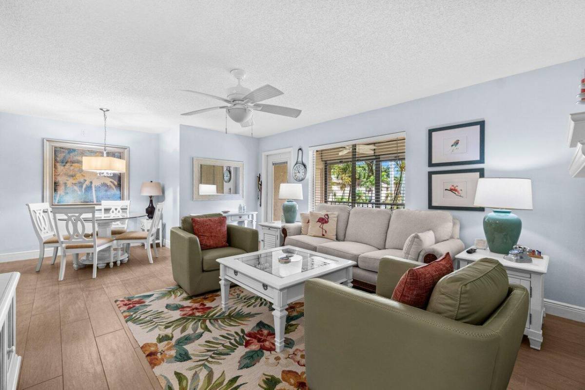 Condo for rent at 429 Pine Glen Lane #429C2, Lake Worth, FL 33463