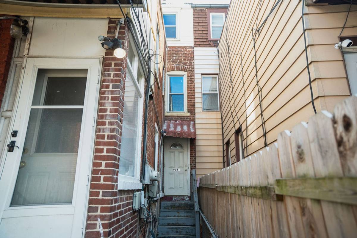 Apartment for rent at 906 N 4th St, Allentown, PA 18102