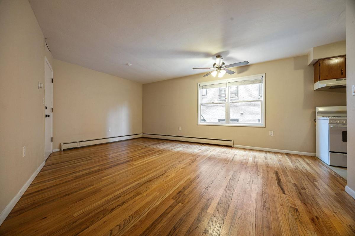 Apartment for rent at 2257 NW Glisan St, Portland, OR 97210