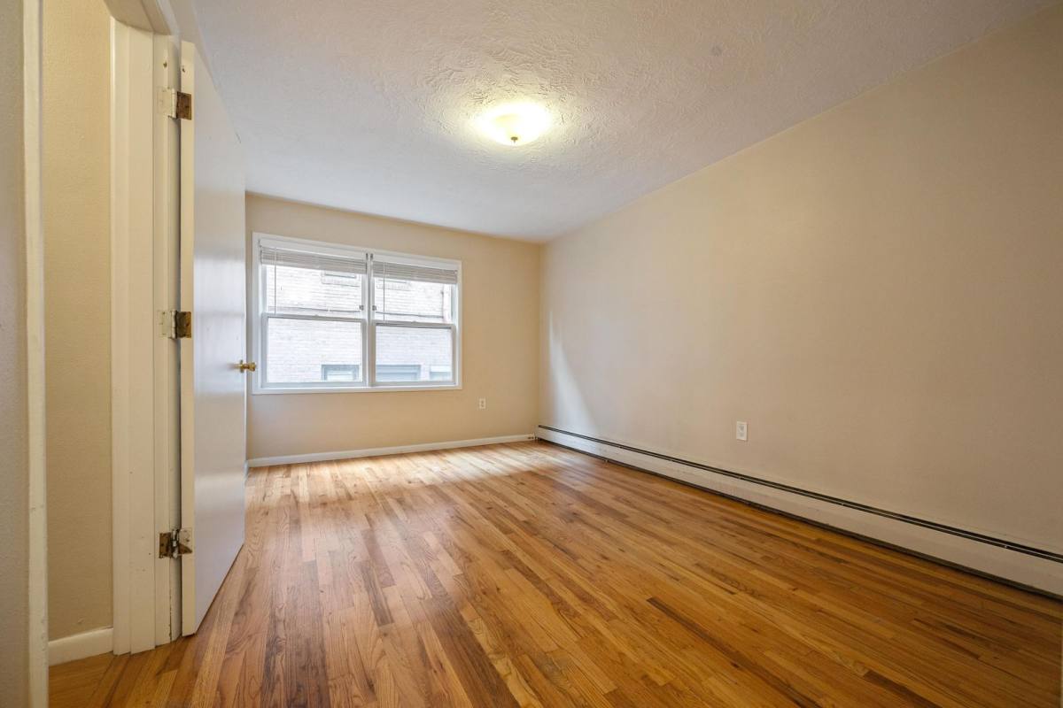 Apartment for rent at 2257 NW Glisan St, Portland, OR 97210