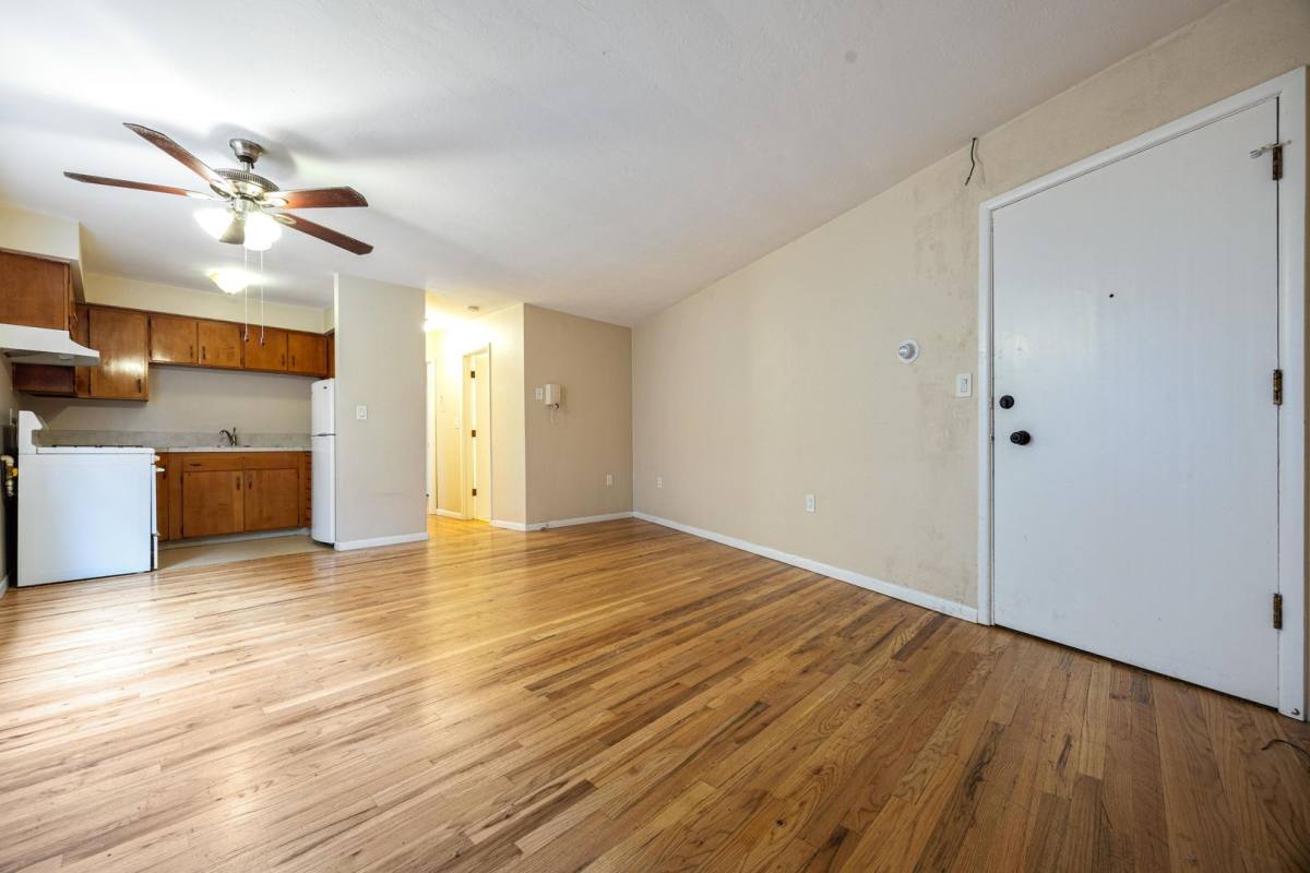 Apartment for rent at 2257 NW Glisan St, Portland, OR 97210