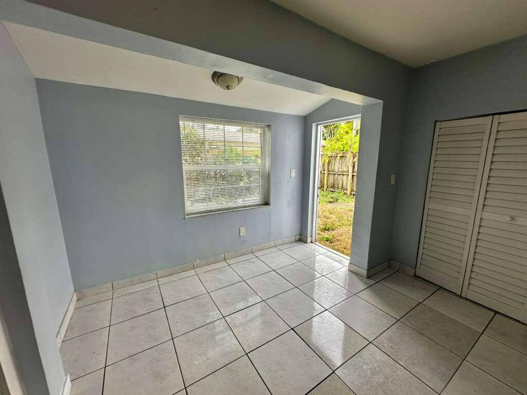 Apartment for rent at 23 SE 12th St #23-22, Dania, FL 33004