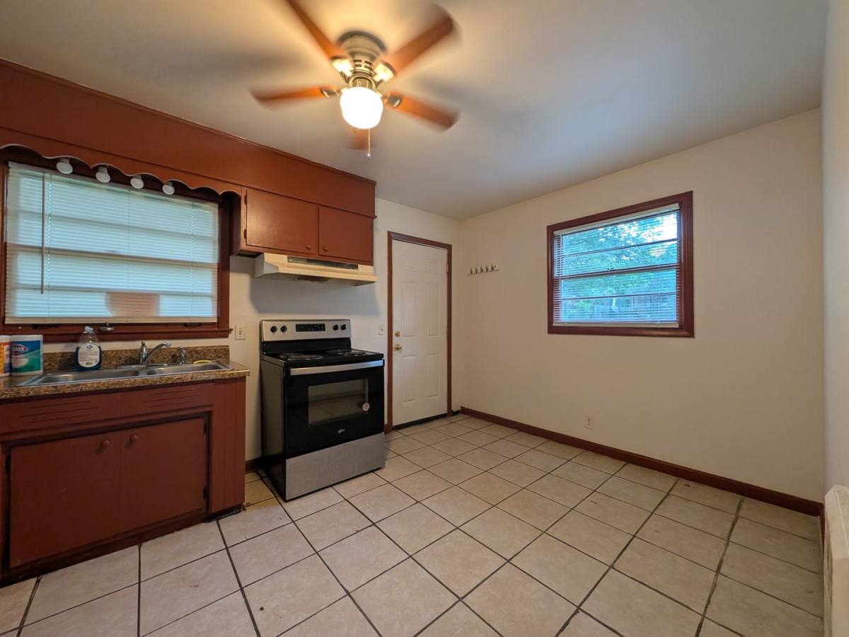 House for rent at 1713 Niblick Ave, Huntsville, AL 35816