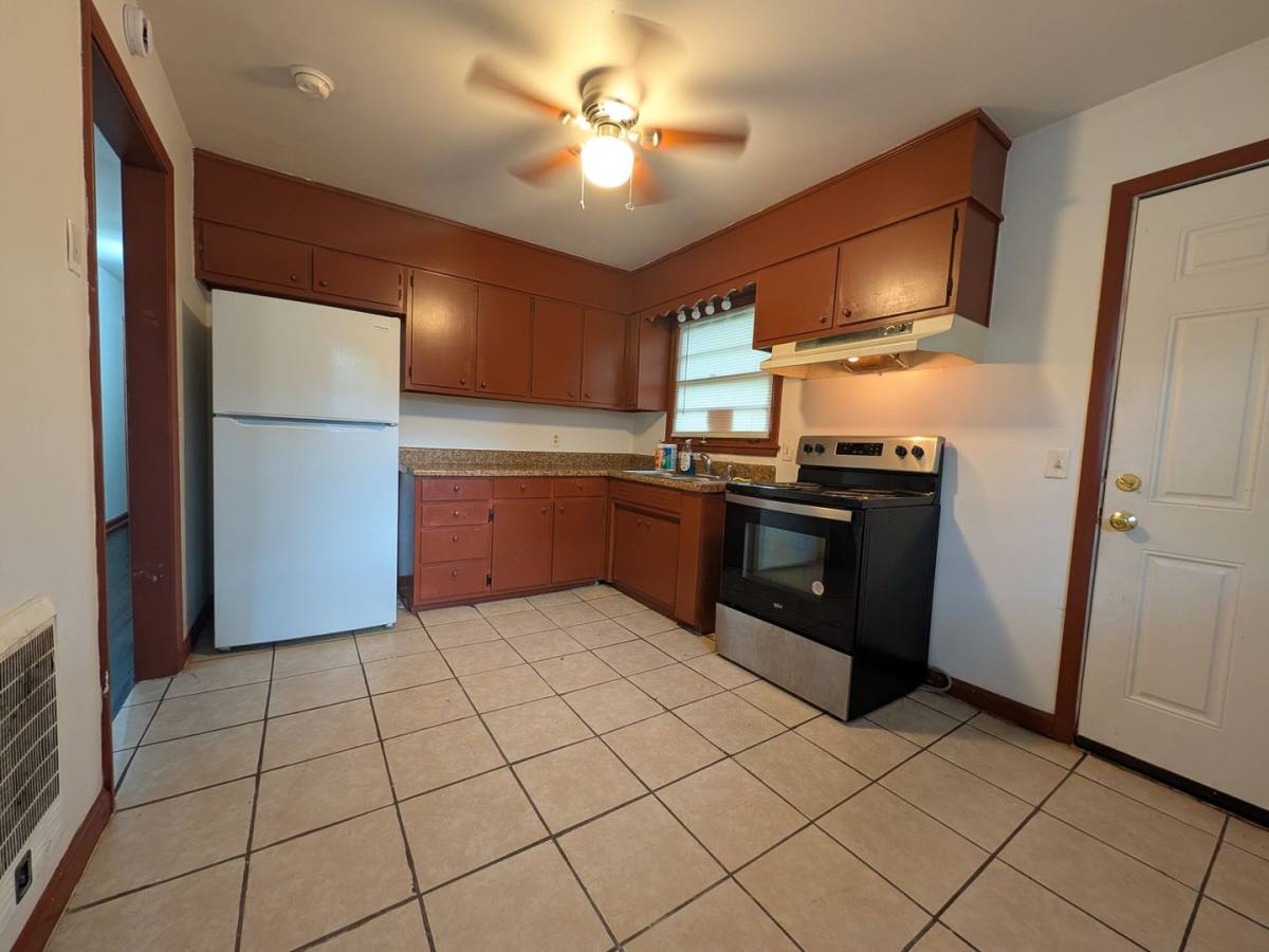 House for rent at 1713 Niblick Ave, Huntsville, AL 35816