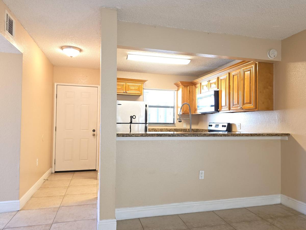 Apartment for rent at 1542 Lake Crystal Dr #1542H, West Palm Beach, FL 33411