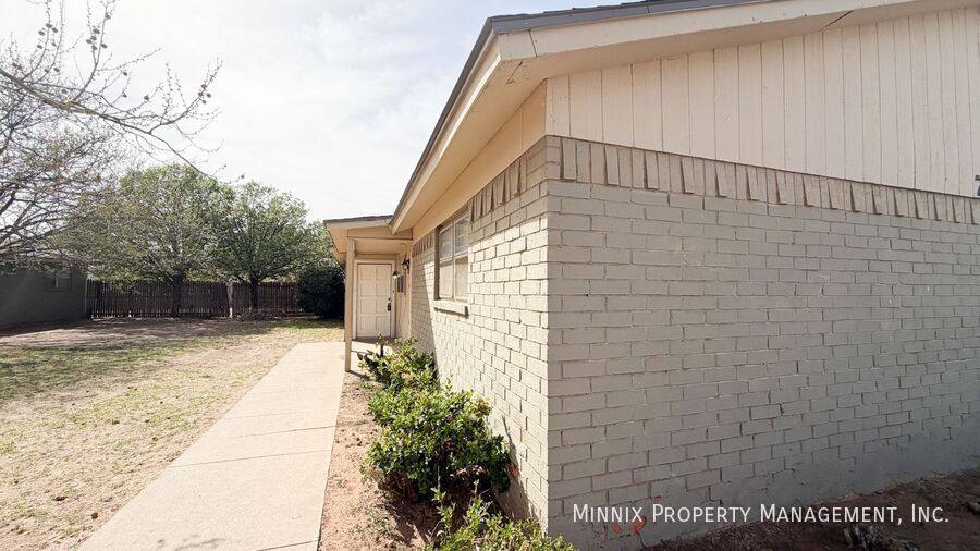 Townhouse for rent at 7304 Ave W #B, Lubbock, TX 79423