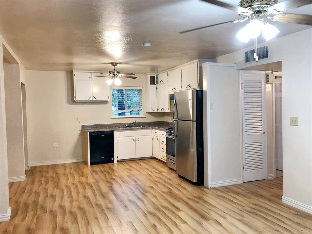 Apartment for rent at 1911 Mimosa Dr, Arlington, TX 76012