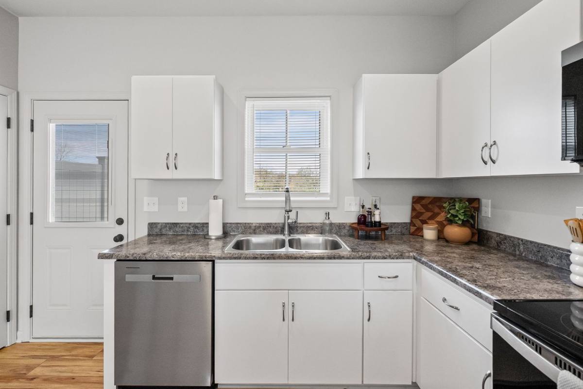 Apartment for rent at 710 Sivley Rd, Hopkinsville, KY 42240