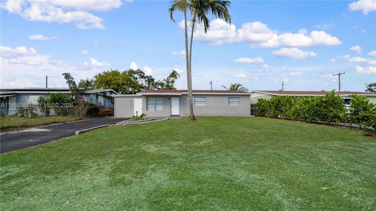 Apartment for rent at 4285 SW 48th Court, Fort Lauderdale, FL 33314