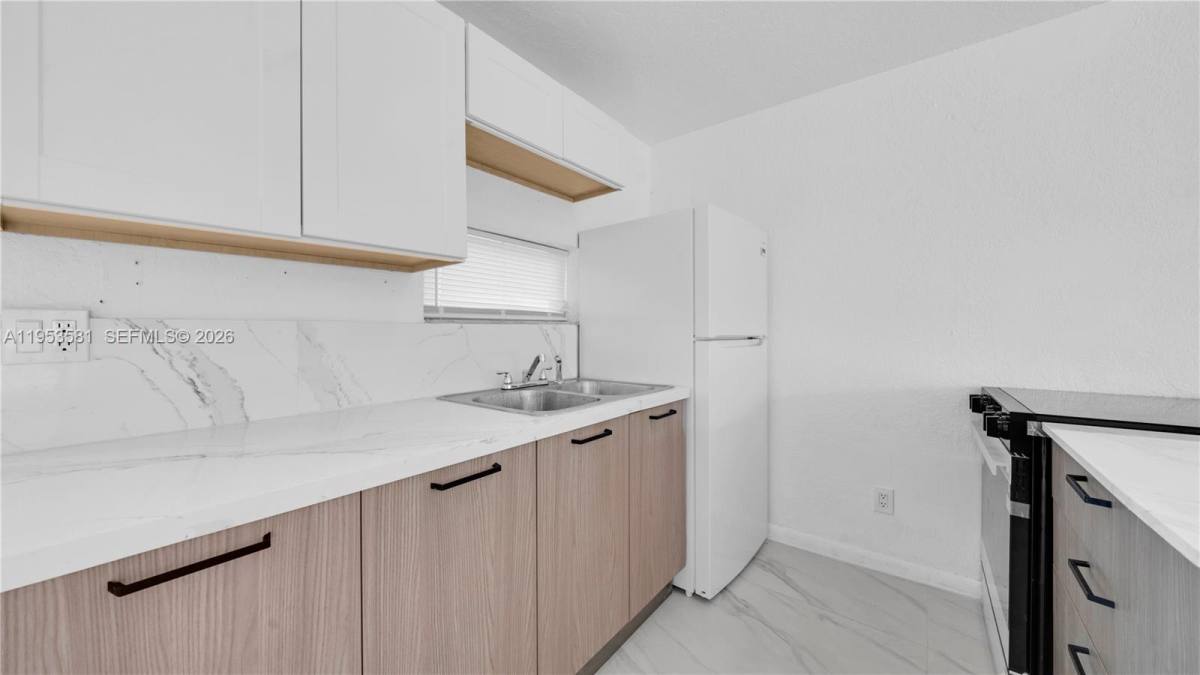 Apartment for rent at 4285 SW 48th Court, Fort Lauderdale, FL 33314