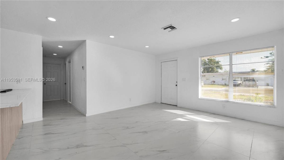 Apartment for rent at 4285 SW 48th Court, Fort Lauderdale, FL 33314
