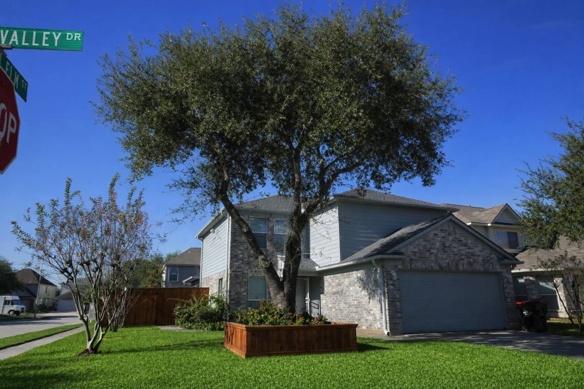 Apartment for rent at 16015 Youpon Valley Dr, Houston, TX 77073