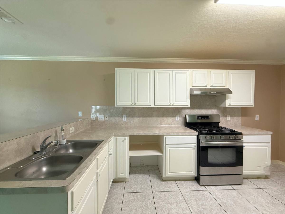 Apartment for rent at 16015 Youpon Valley Dr, Houston, TX 77073